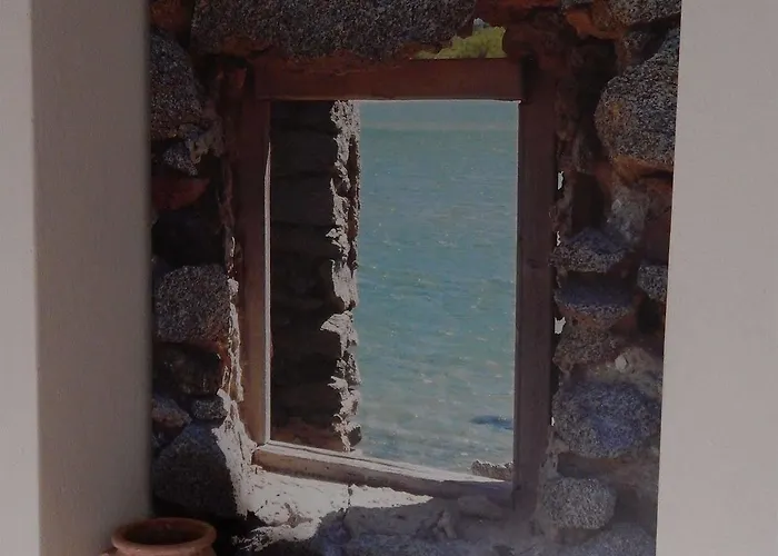 Helmos 2* Naxos City